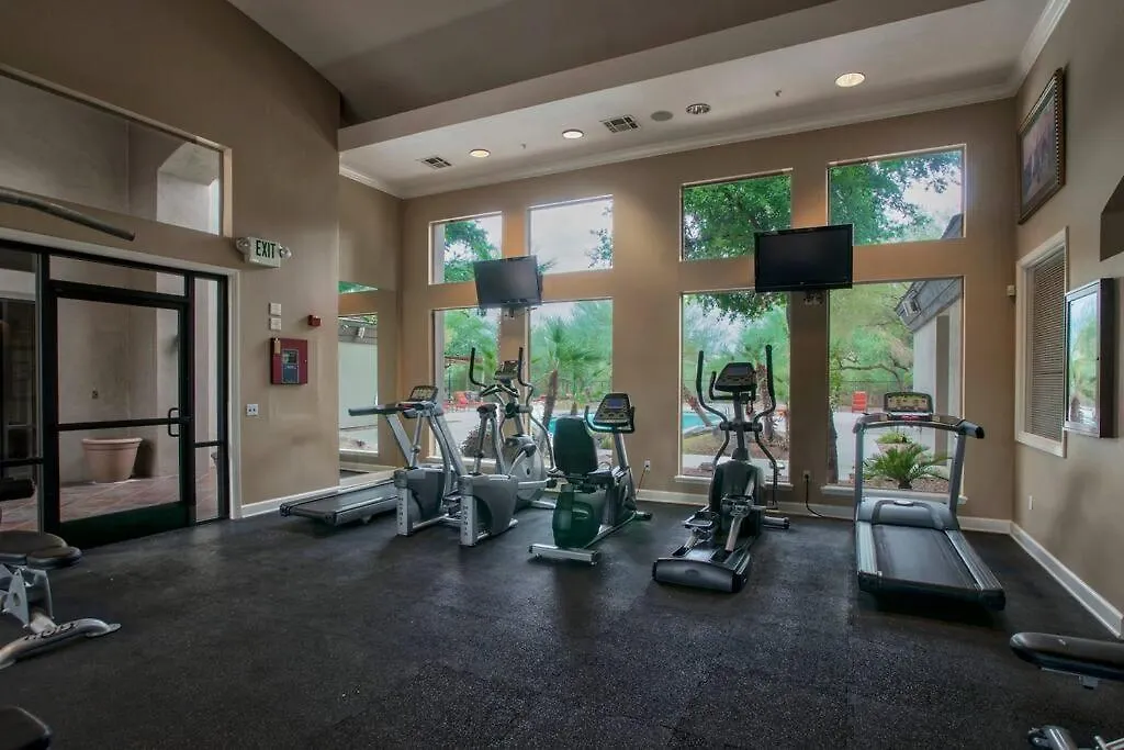 Modern 2-Br Condo Near Kierland Commons スコッツデール