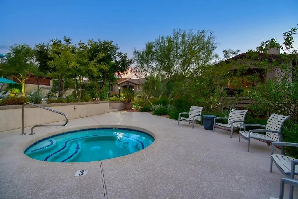 Modern 2-Br Condo Near Kierland Commons スコッツデール 0*,